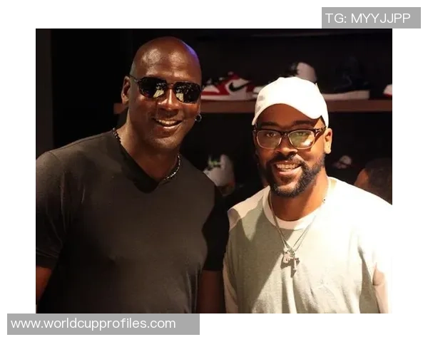 2001年乔丹与皮蓬的传奇对决回顾与篮球历史的深远影响分析